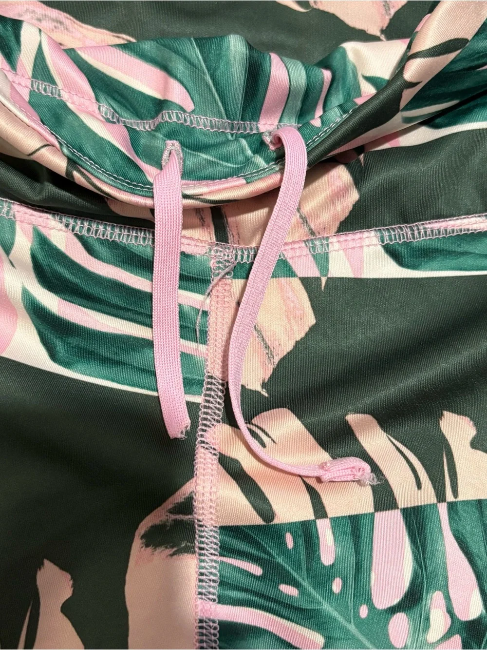 Women’s Dri-FIT cropped leggings. Pink green botanical print